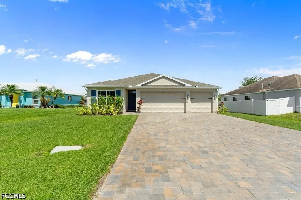 2721 SW 11th Court Cape Coral FL 33914
