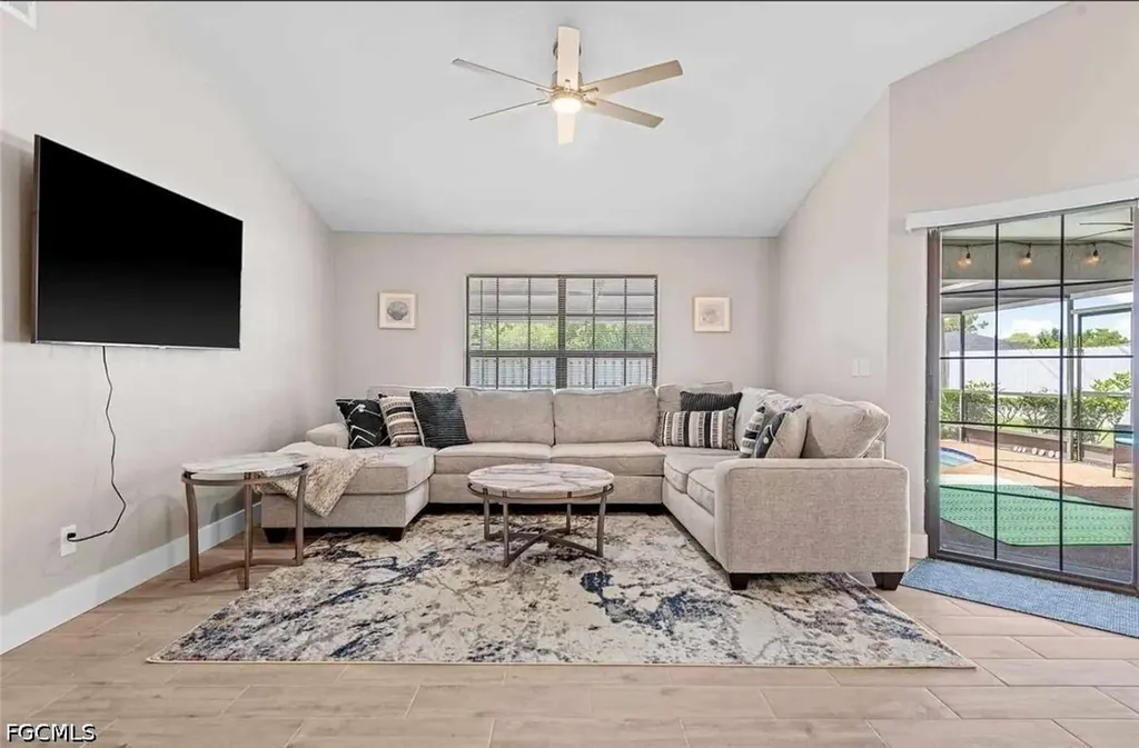 2206 SE 4th Street Cape Coral FL 33990