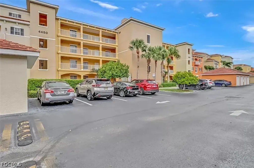 4450 Botanical Place Circle Naples FL 34112