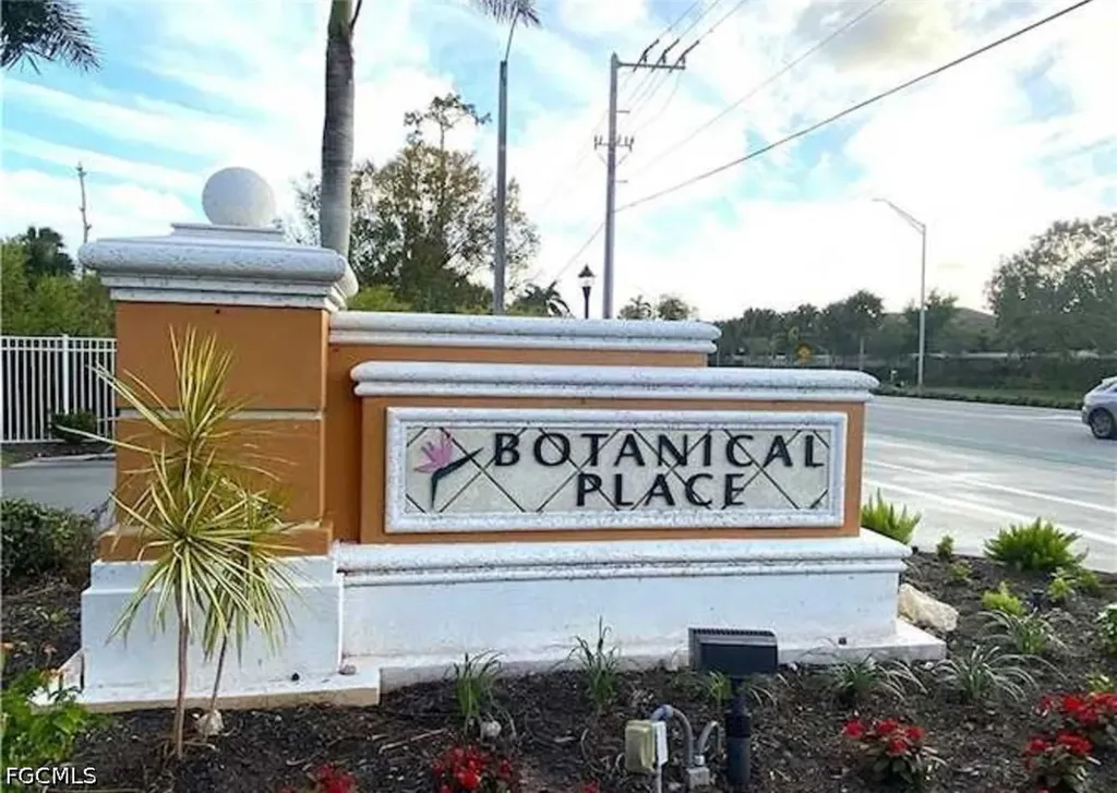 4450 Botanical Place Circle Naples FL 34112