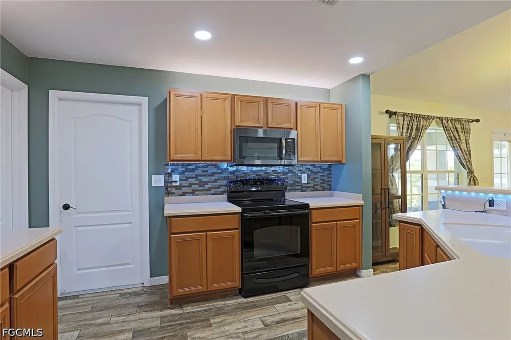 3016 SW 23rd Avenue Cape Coral FL 33914
