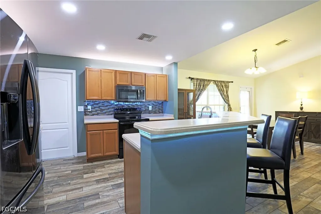 3016 SW 23rd Avenue Cape Coral FL 33914