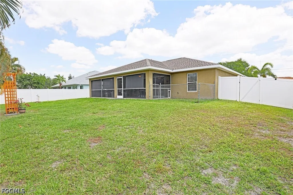 3016 SW 23rd Avenue Cape Coral FL 33914