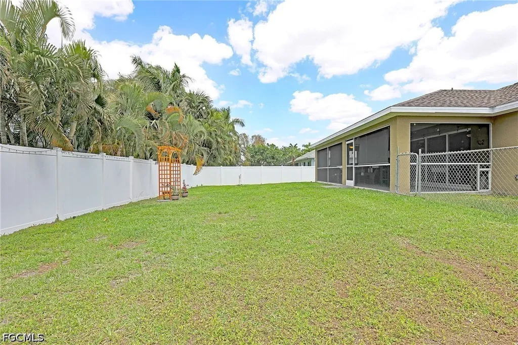3016 SW 23rd Avenue Cape Coral FL 33914