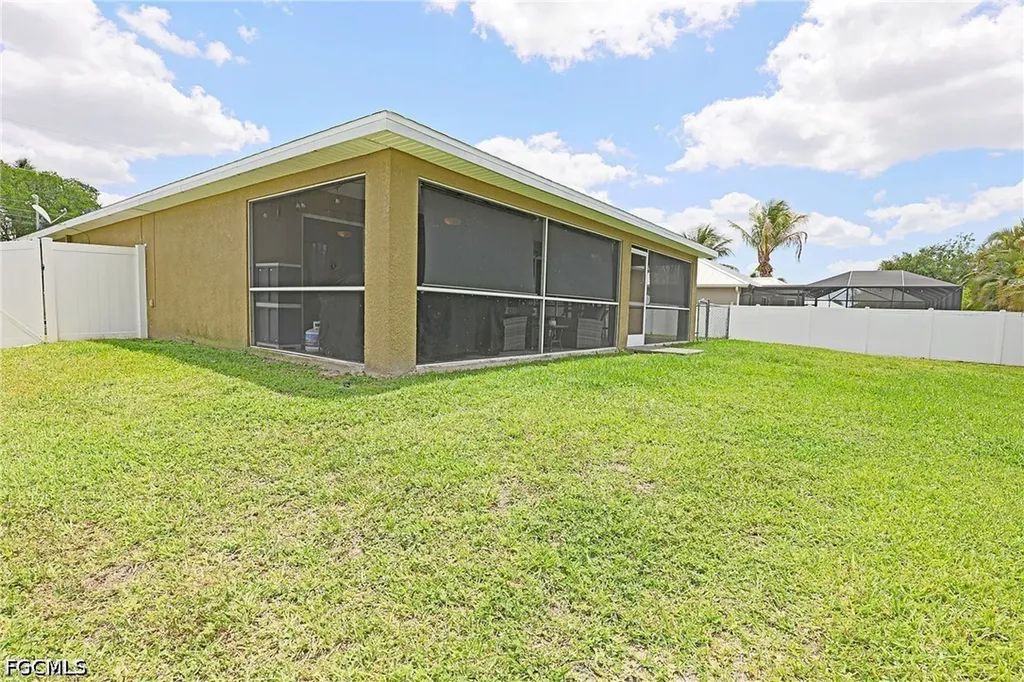 3016 SW 23rd Avenue Cape Coral FL 33914