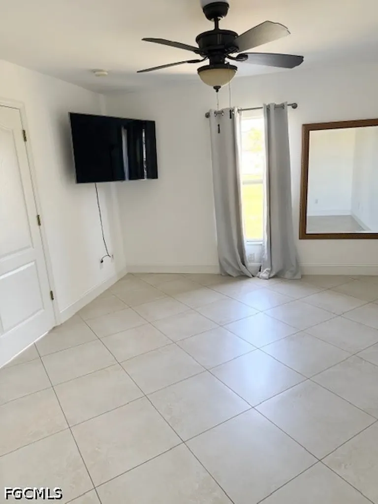2833 NW 6th Place Cape Coral FL 33993