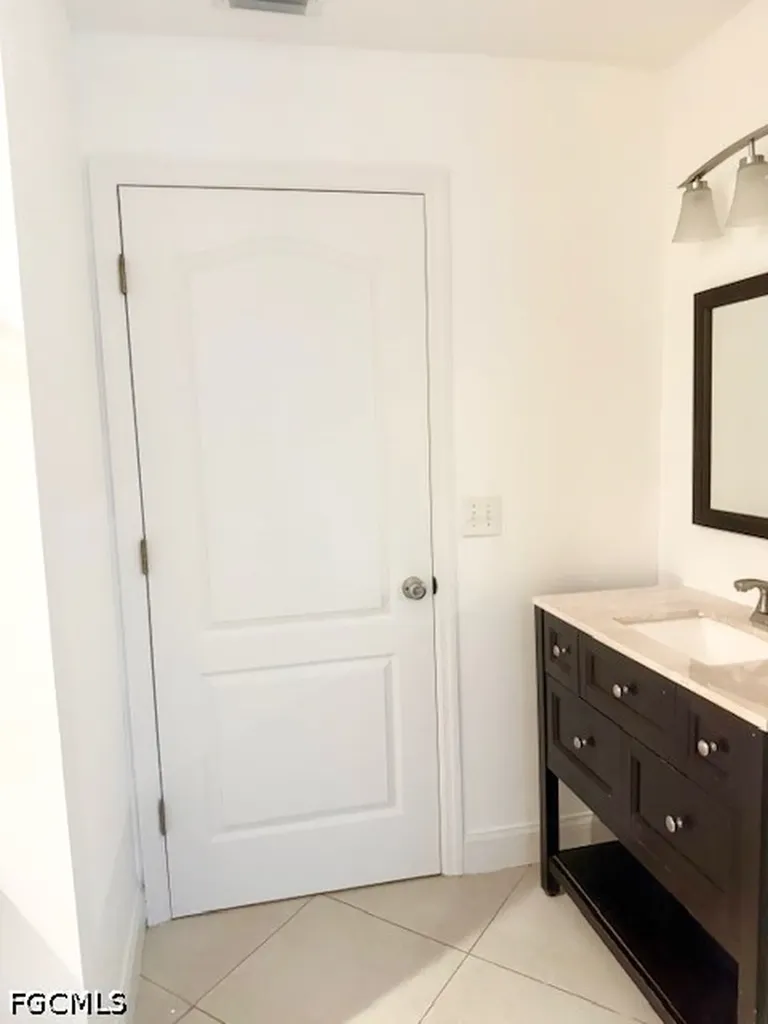 2833 NW 6th Place Cape Coral FL 33993