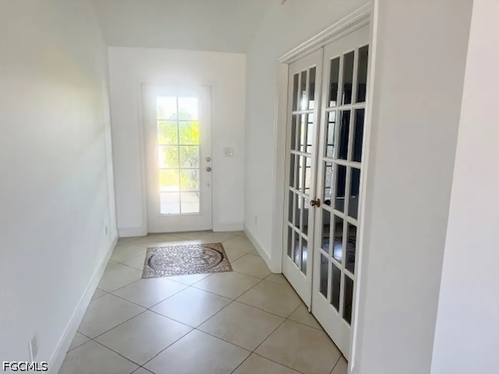 2833 NW 6th Place Cape Coral FL 33993