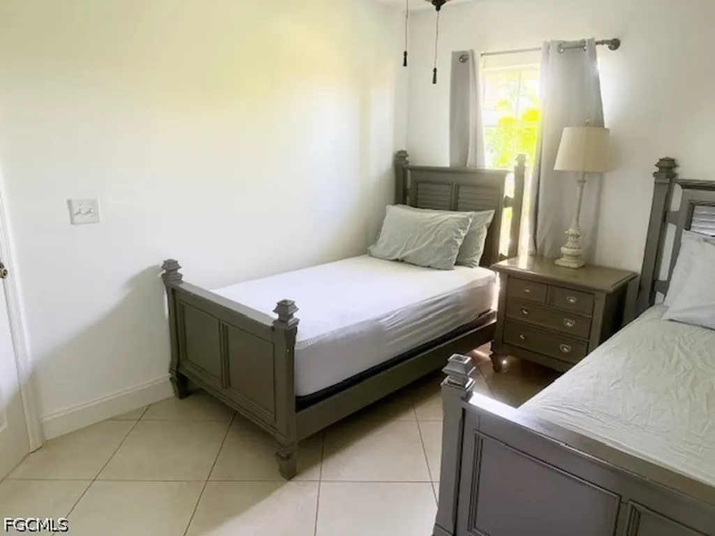 2833 NW 6th Place Cape Coral FL 33993