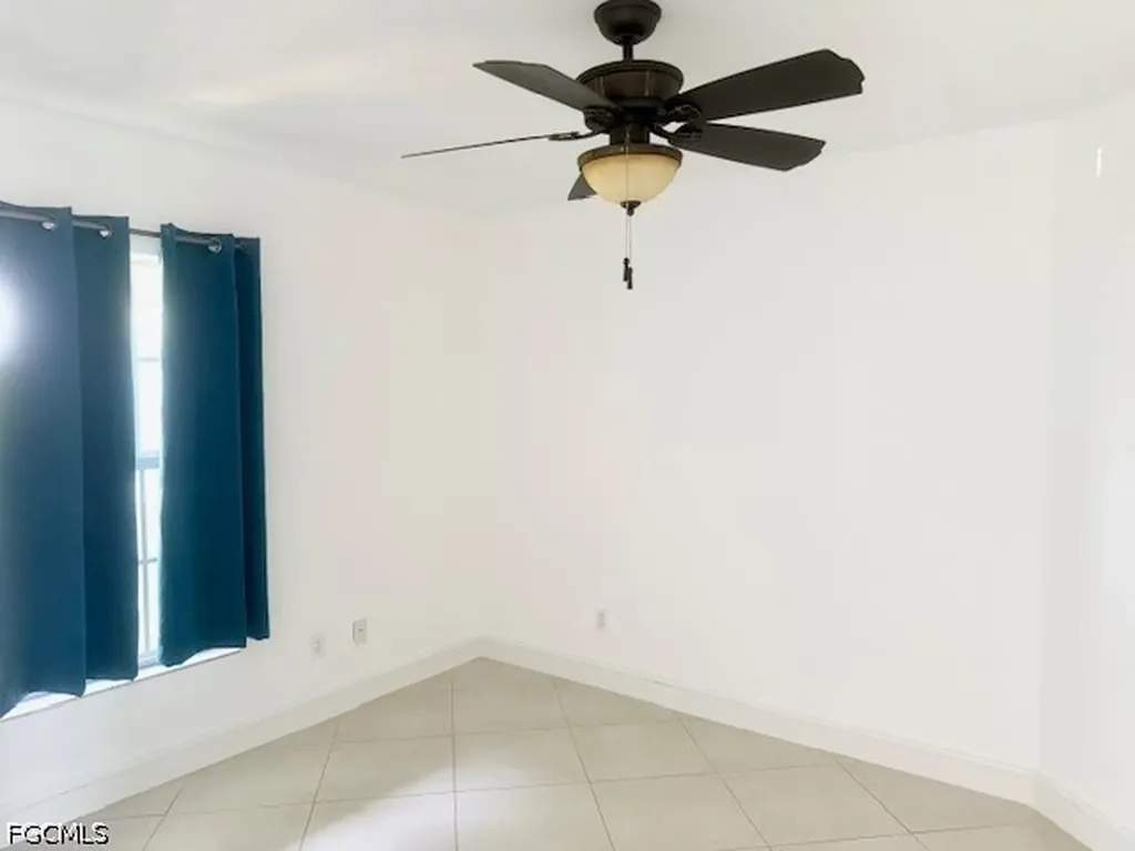 2833 NW 6th Place Cape Coral FL 33993