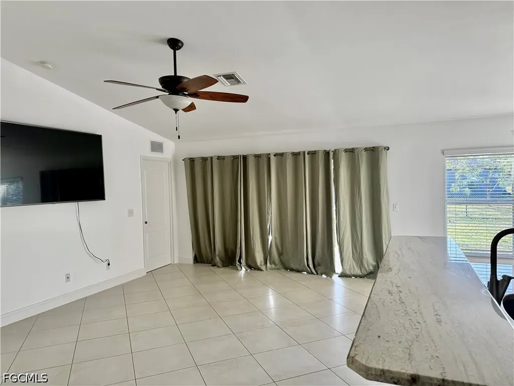2833 NW 6th Place Cape Coral FL 33993