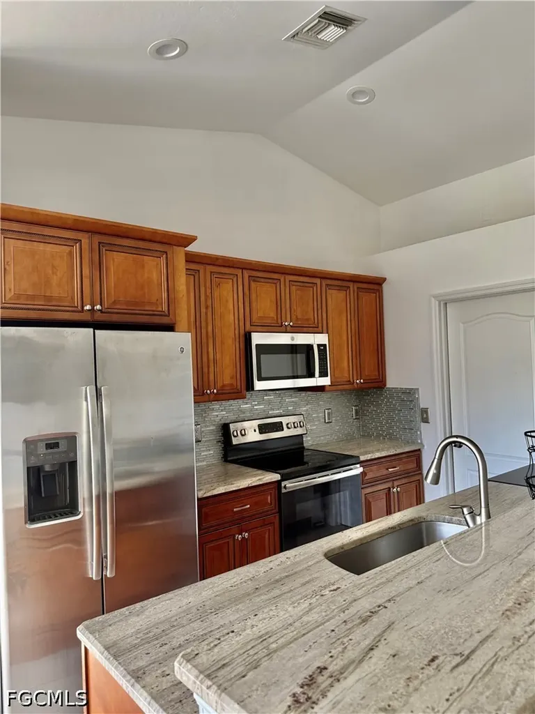 2833 NW 6th Place Cape Coral FL 33993