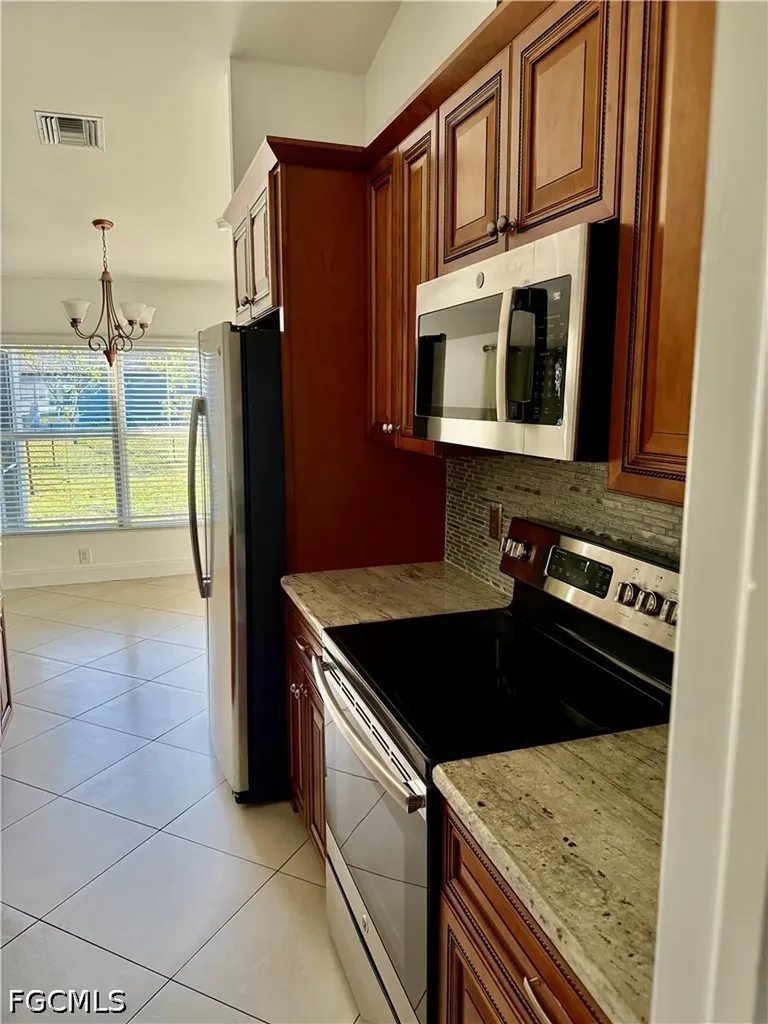 2833 NW 6th Place Cape Coral FL 33993