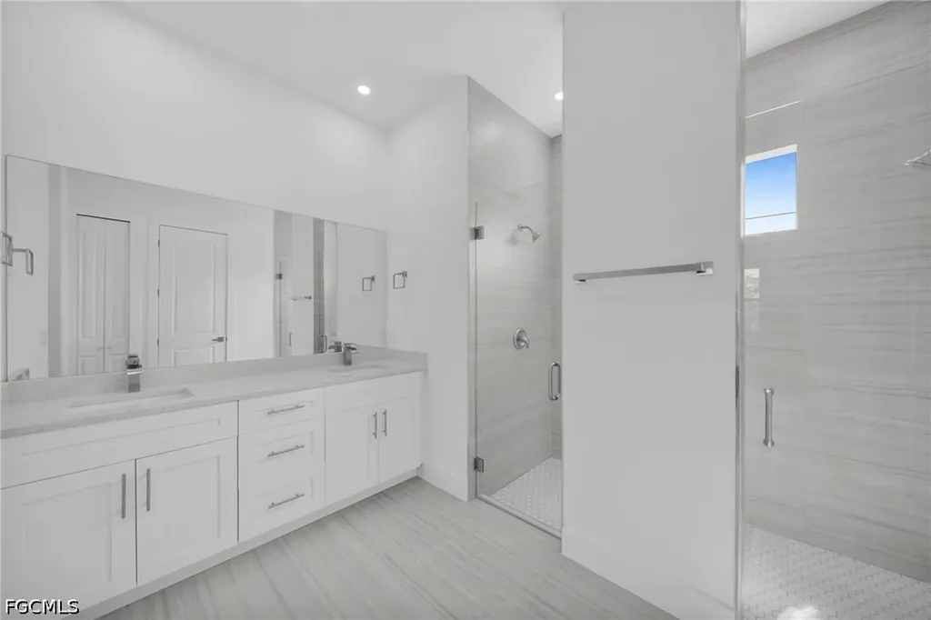 3539 NE 14th Place Cape Coral FL 33909