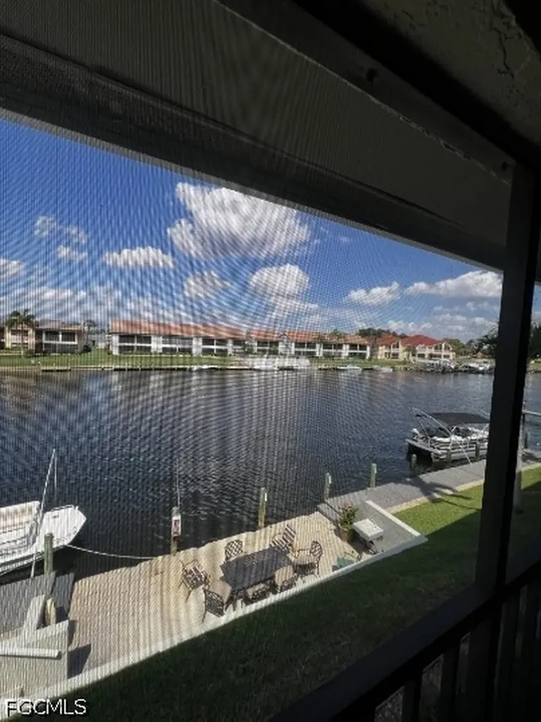 3813 SE 11th Place Cape Coral FL 33904