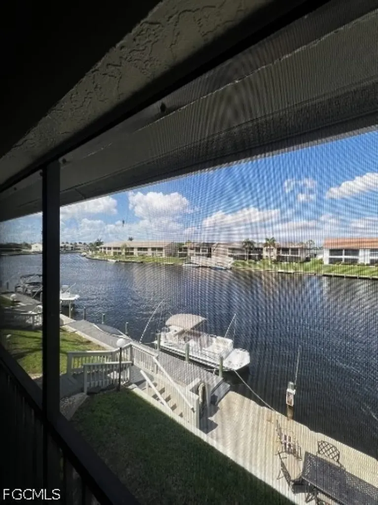 3813 SE 11th Place Cape Coral FL 33904