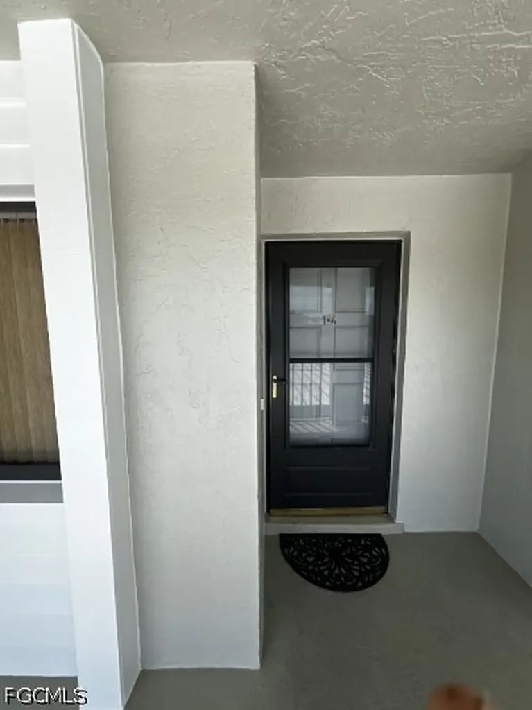 3813 SE 11th Place Cape Coral FL 33904