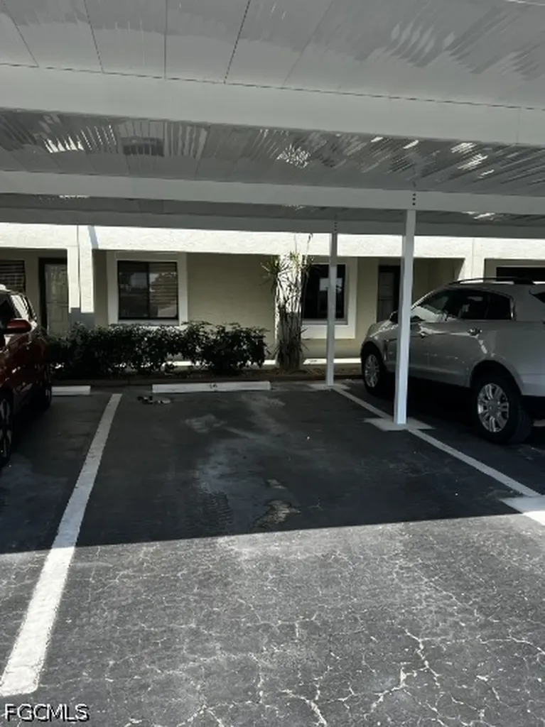 3813 SE 11th Place Cape Coral FL 33904