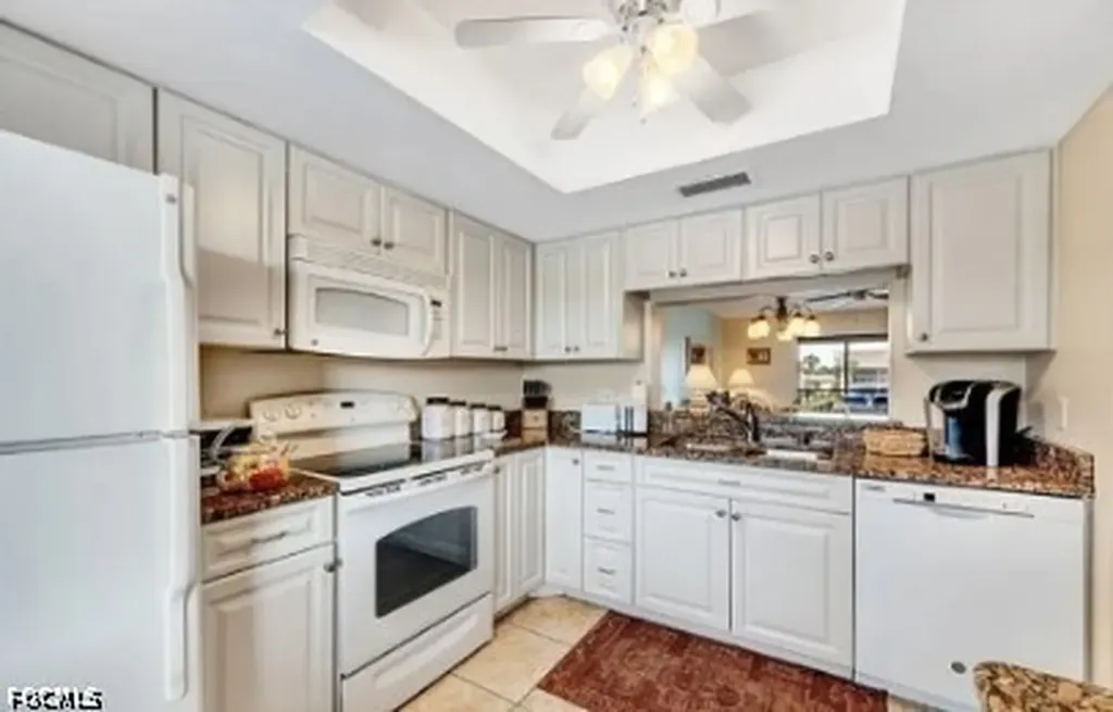 3813 SE 11th Place Cape Coral FL 33904