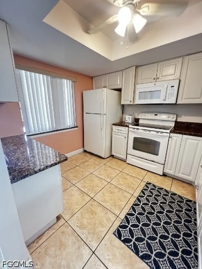 3813 SE 11th Place Cape Coral FL 33904