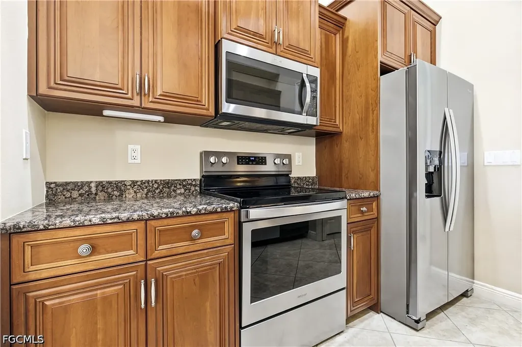 4228 SW 23rd Place Cape Coral FL 33914