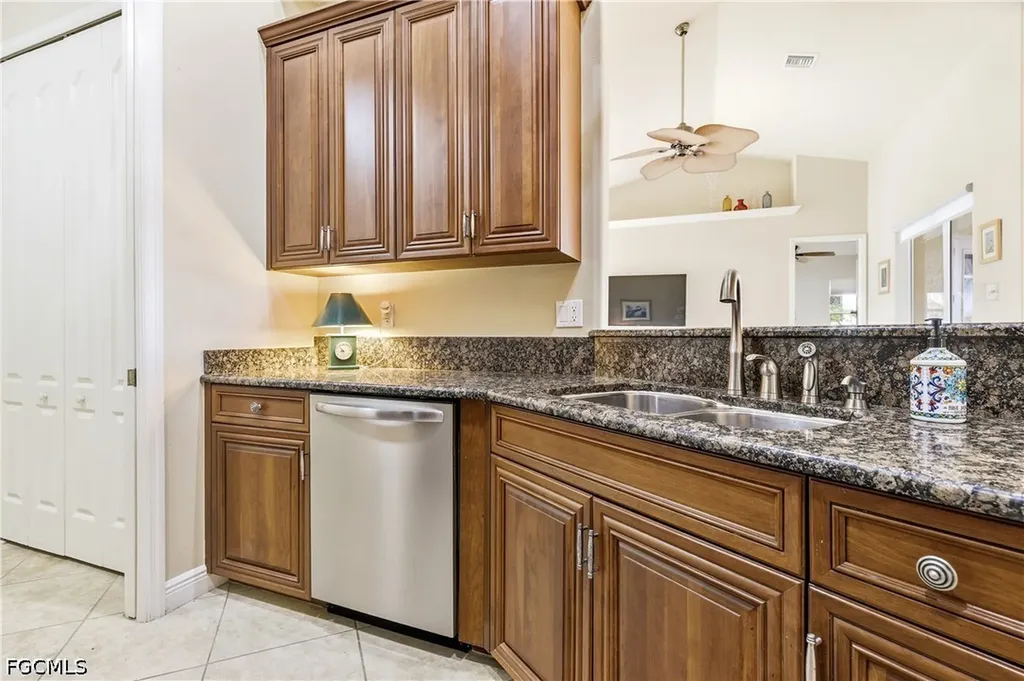 4228 SW 23rd Place Cape Coral FL 33914