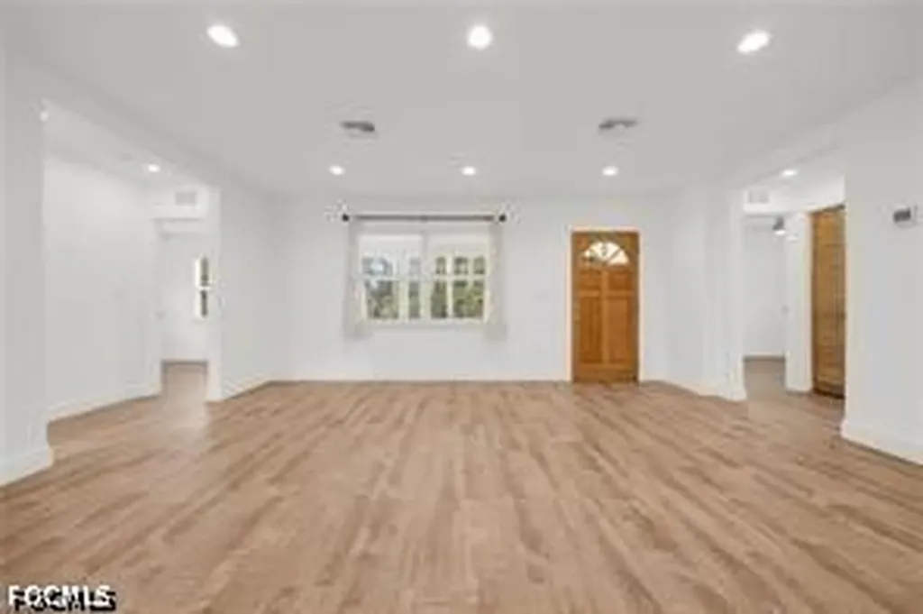 4462 E Riverside Drive Fort Myers FL 33905