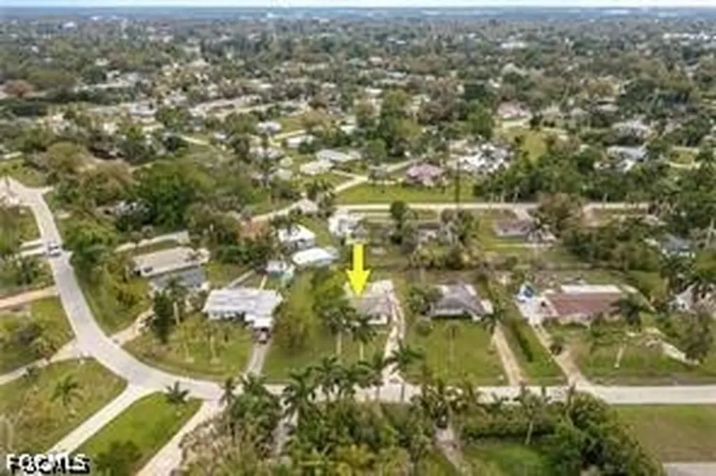 4462 E Riverside Drive Fort Myers FL 33905