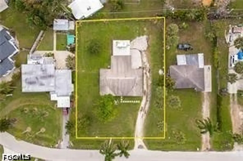4462 E Riverside Drive Fort Myers FL 33905