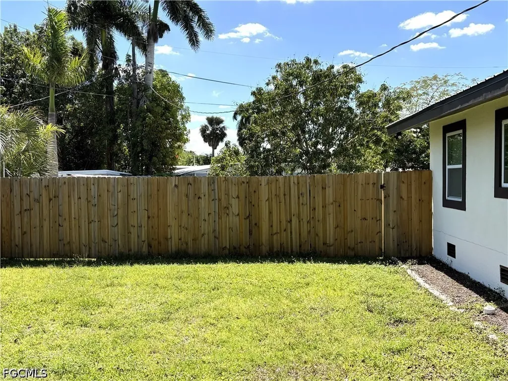 4462 E Riverside Drive Fort Myers FL 33905
