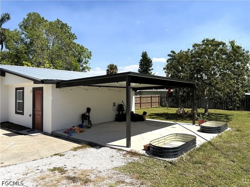 4462 E Riverside Drive Fort Myers FL 33905