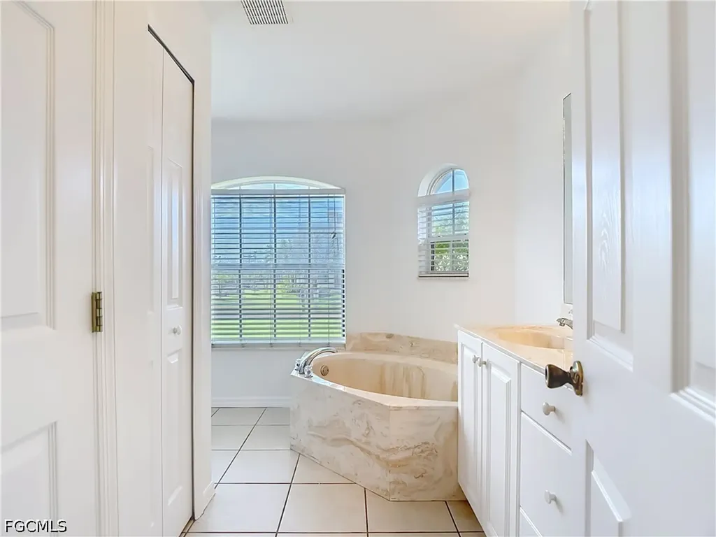 1801 SW 47th Terrace Cape Coral FL 33914