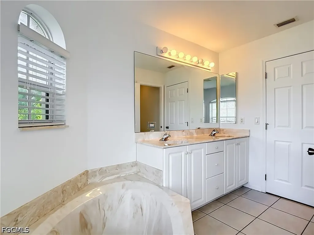 1801 SW 47th Terrace Cape Coral FL 33914