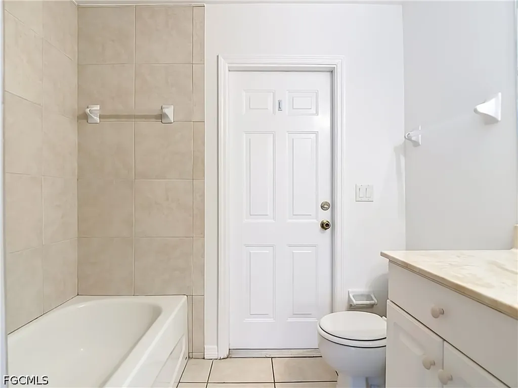 1801 SW 47th Terrace Cape Coral FL 33914