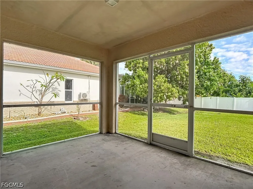 1801 SW 47th Terrace Cape Coral FL 33914