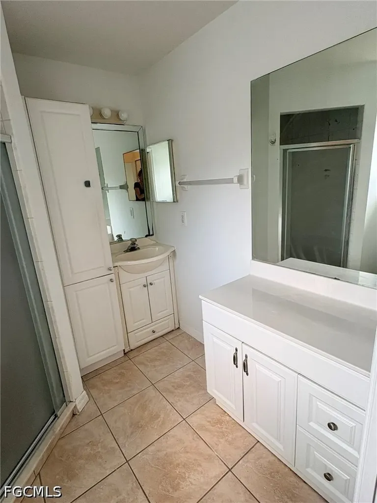 1909 SE Van Loon Terrace Cape Coral FL 33990