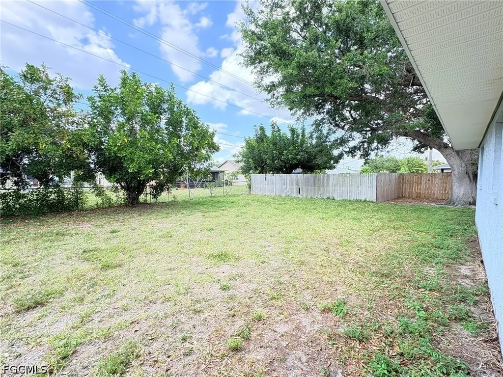 1909 SE Van Loon Terrace Cape Coral FL 33990