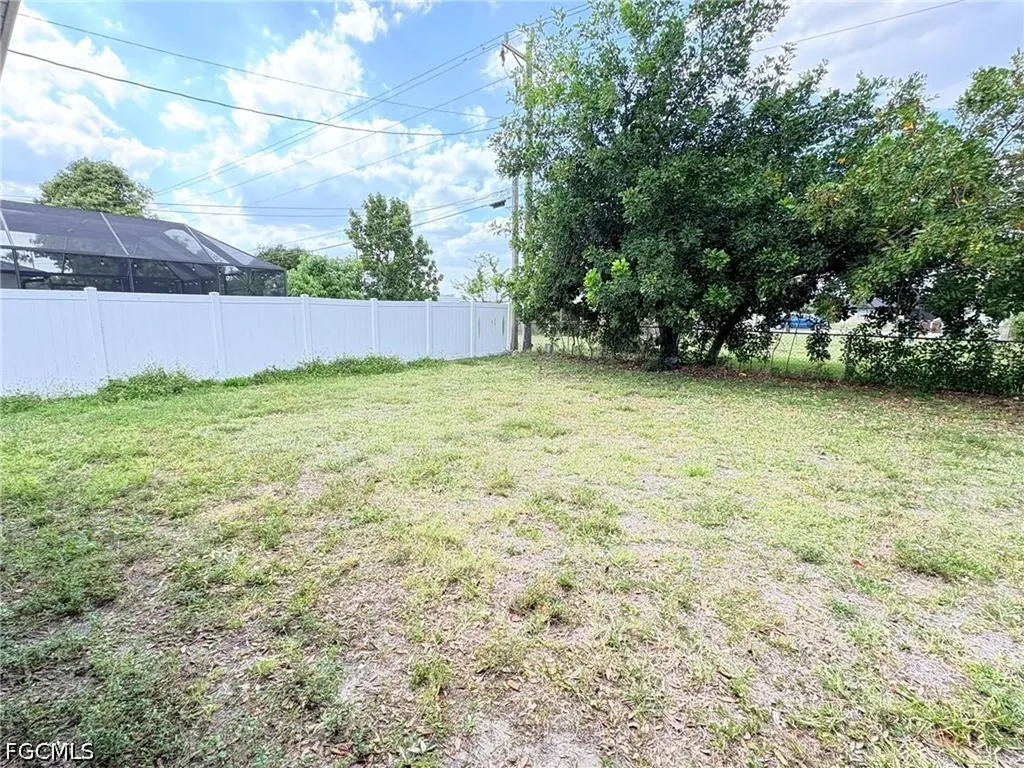 1909 SE Van Loon Terrace Cape Coral FL 33990