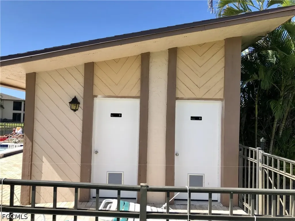 16881 Davis Road Fort Myers FL 33908
