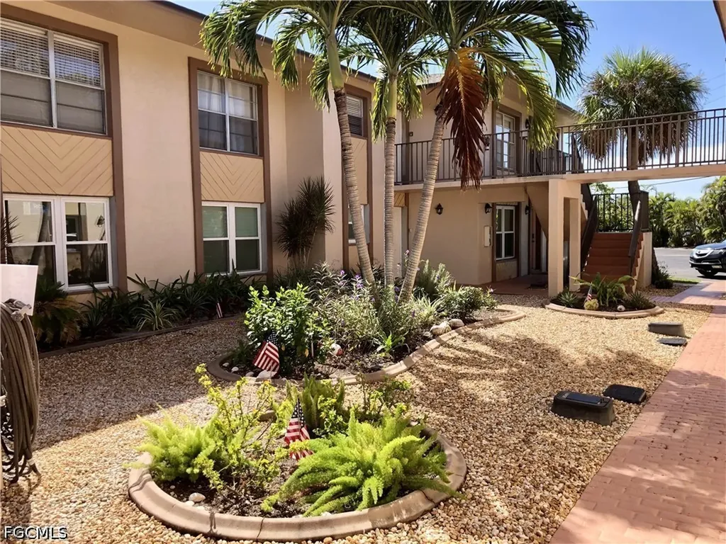 16881 Davis Road Fort Myers FL 33908