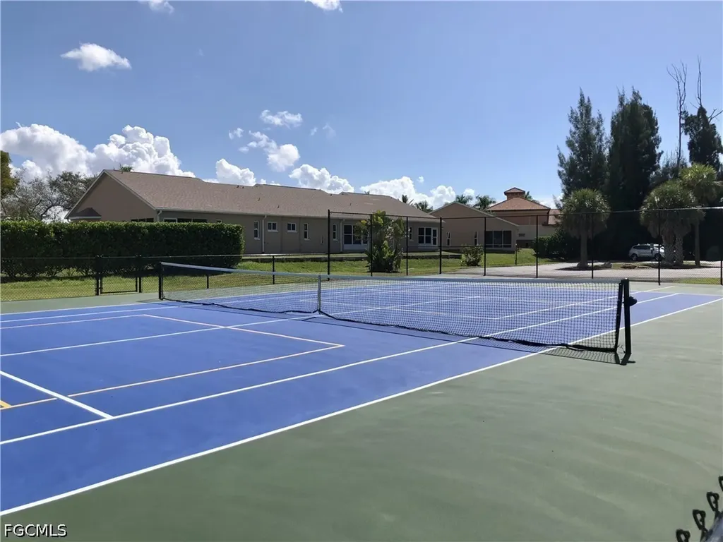 16881 Davis Road Fort Myers FL 33908