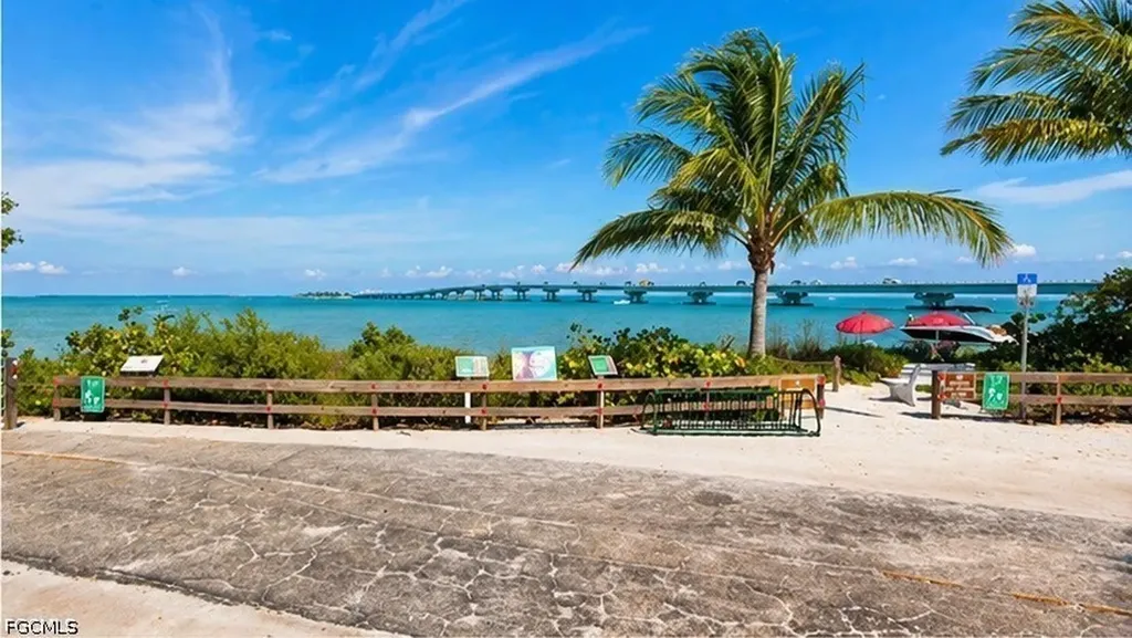 16881 Davis Road Fort Myers FL 33908