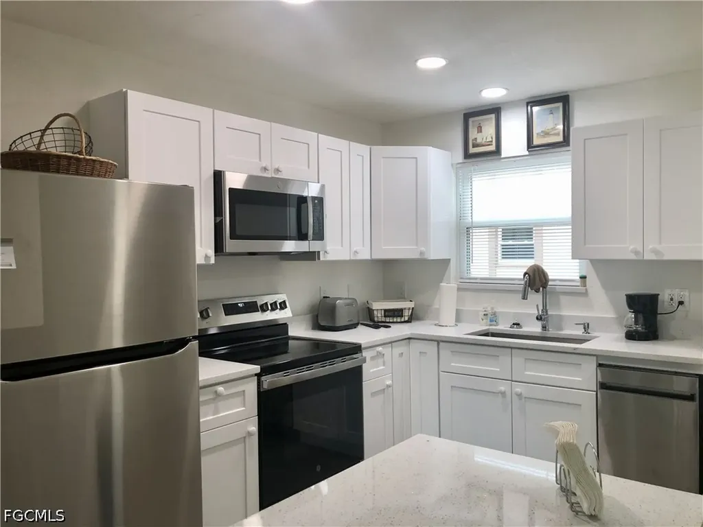 16881 Davis Road Fort Myers FL 33908