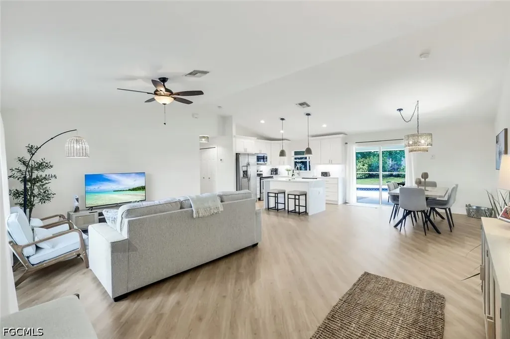 3322 Oasis Boulevard Cape Coral FL 33914