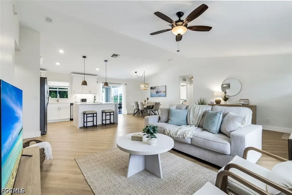 3322 Oasis Boulevard Cape Coral FL 33914