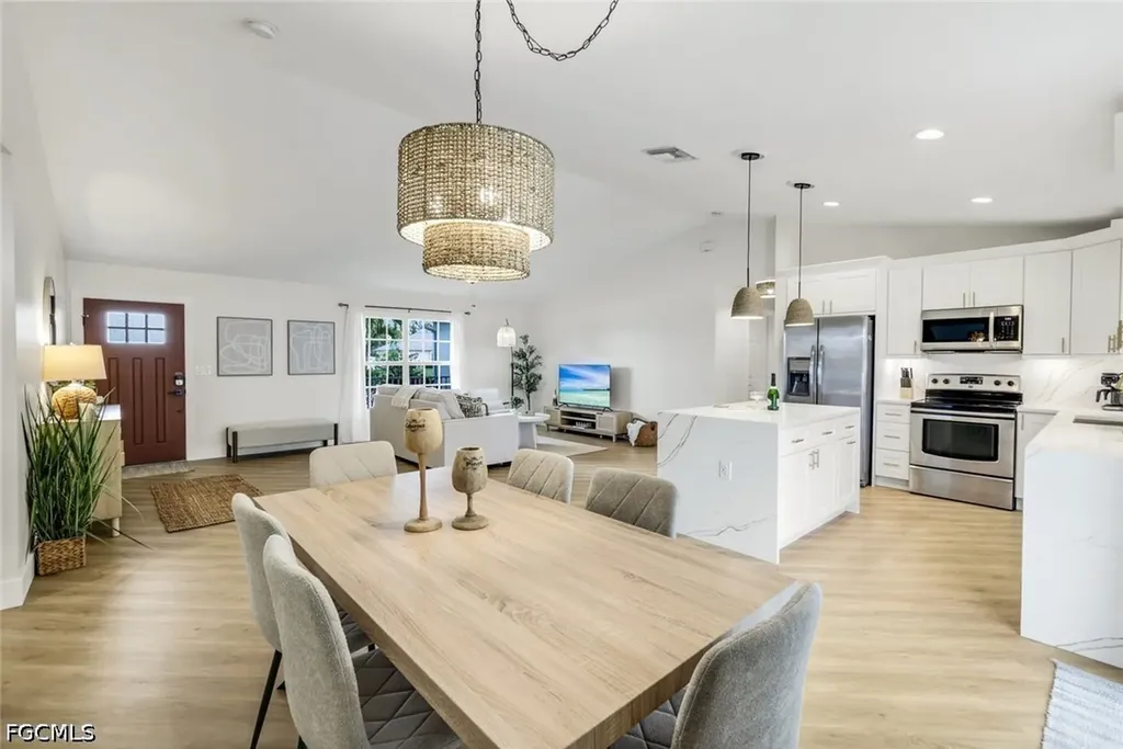 3322 Oasis Boulevard Cape Coral FL 33914