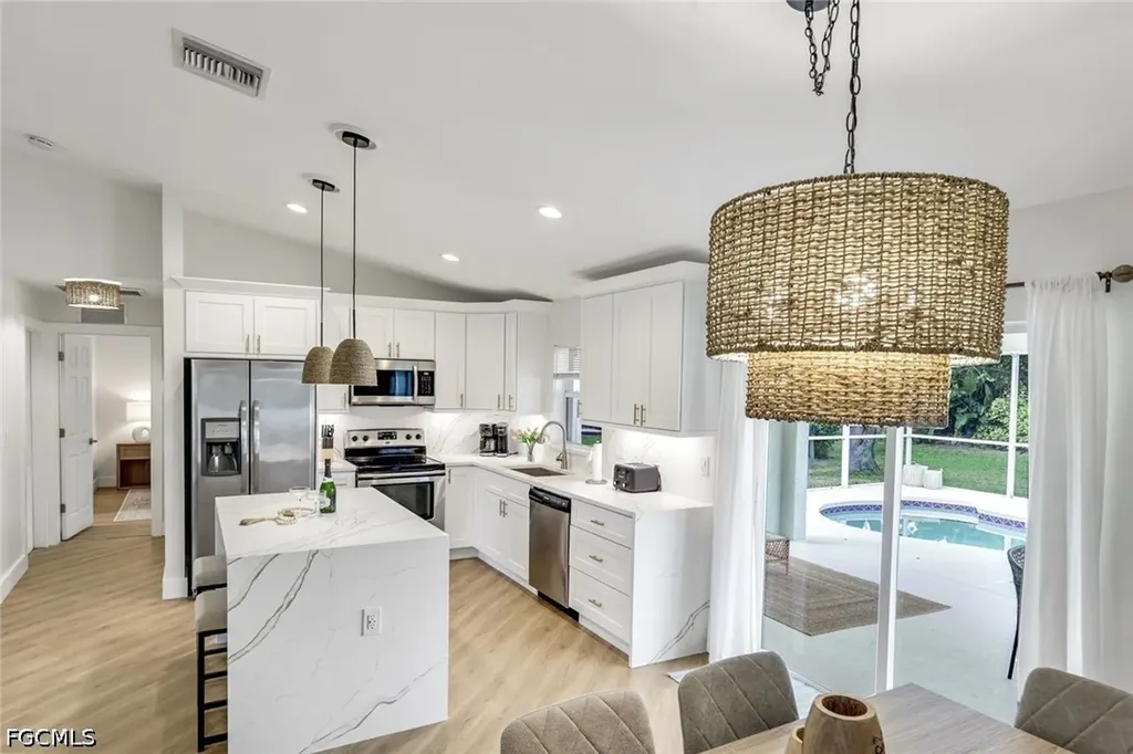 3322 Oasis Boulevard Cape Coral FL 33914
