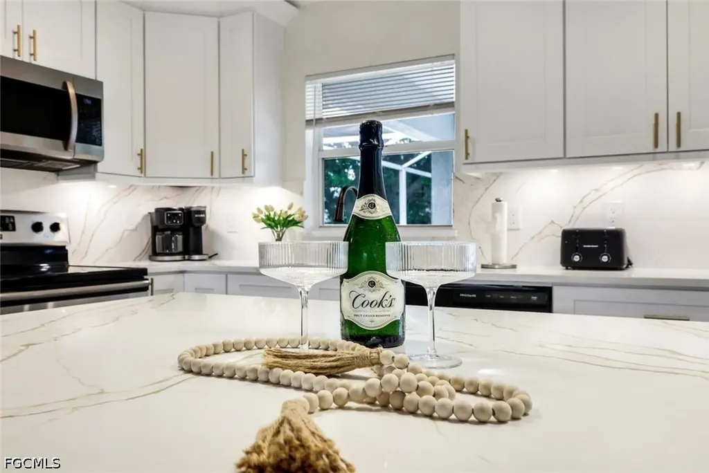 3322 Oasis Boulevard Cape Coral FL 33914