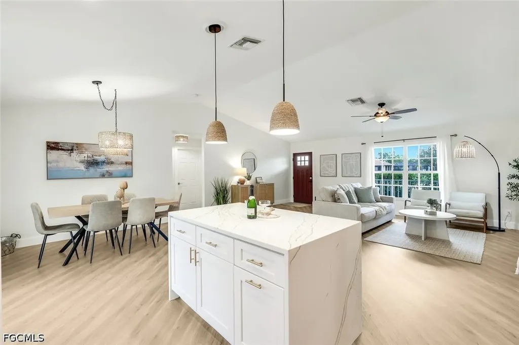 3322 Oasis Boulevard Cape Coral FL 33914