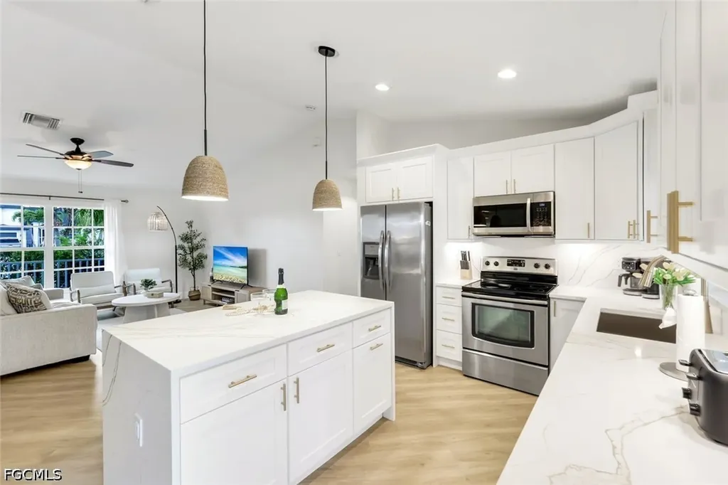 3322 Oasis Boulevard Cape Coral FL 33914